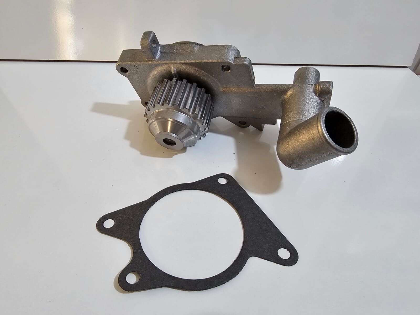 Ford Escort Fiesta Orion Devirdaim Su Pompası 1981-1989 Arası Bugatti PA0234R