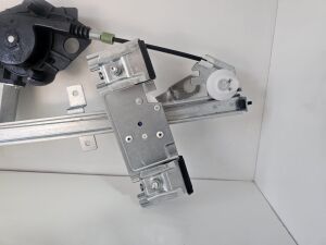 Ford Fusion Ön Cam Krikosu Motorlu Sol 2003-2011 Arası 2N11N23201BU