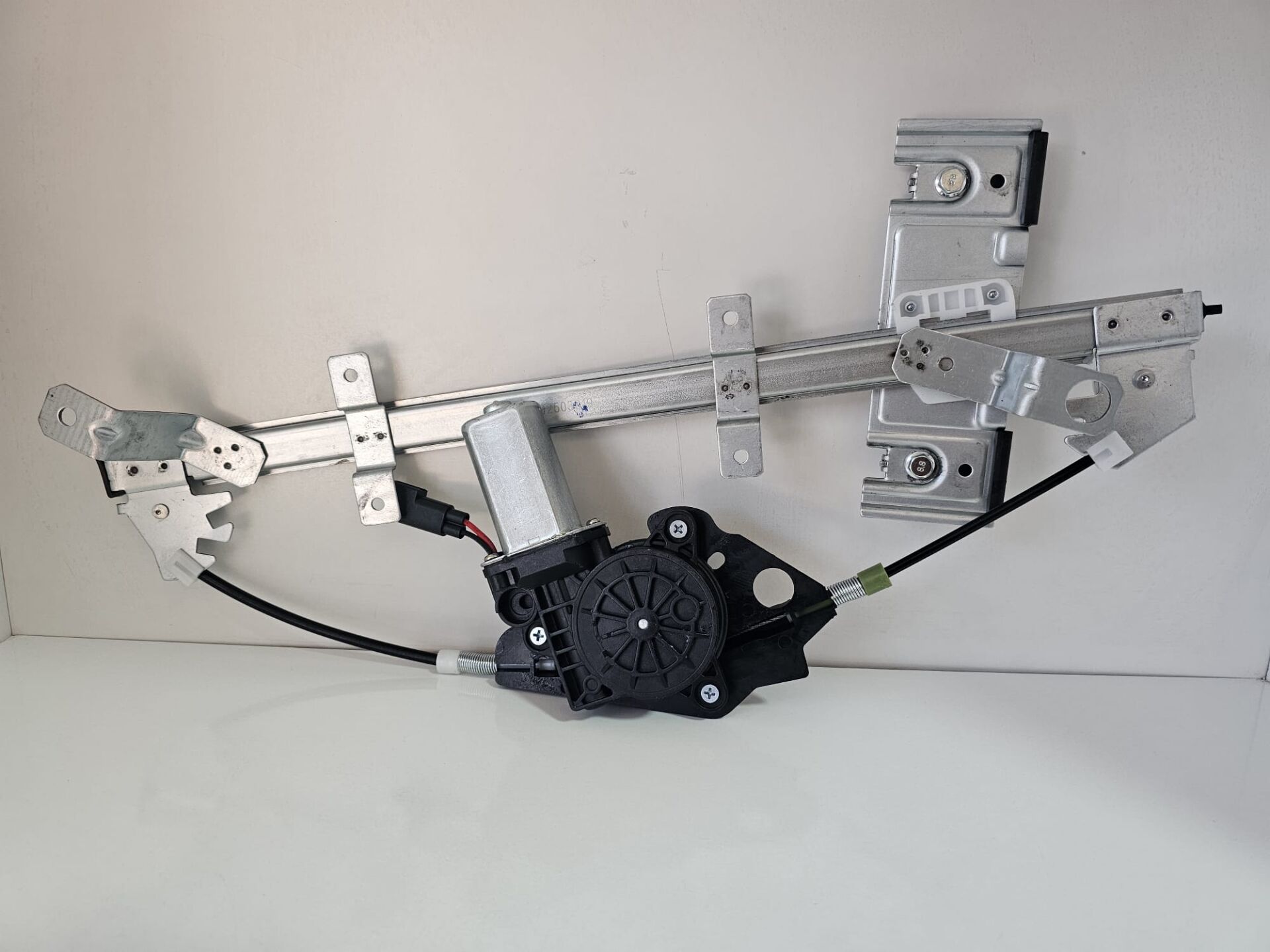 Ford Fiesta Ön Cam Krikosu Motorlu Sol 2002-2008 Arası 2S61A23201BS