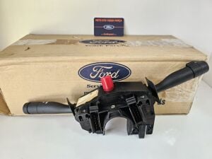 Ford Fiesta Ağlayan Yüz Far Kolu Sinyal Kolu Silecek Kolu Ünitesi