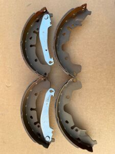 Yeni Ford Courier Arka Balata Takım Sağ Sol Çift 258X57MM (R2X62200AB)