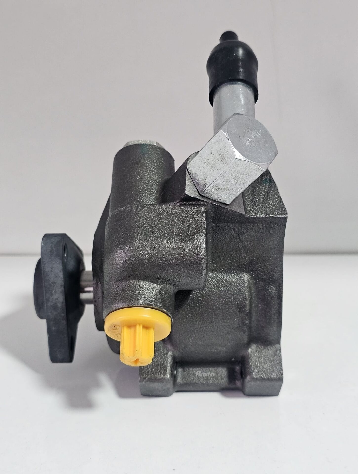 Ford Escort Direksiyon Pompası Siyah Döküm Tip F5RC3A674FA