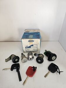 Ford Escort Kilit Şifre Takımı Sedan İçin Kapı + Kontak + Depo + Bagaj