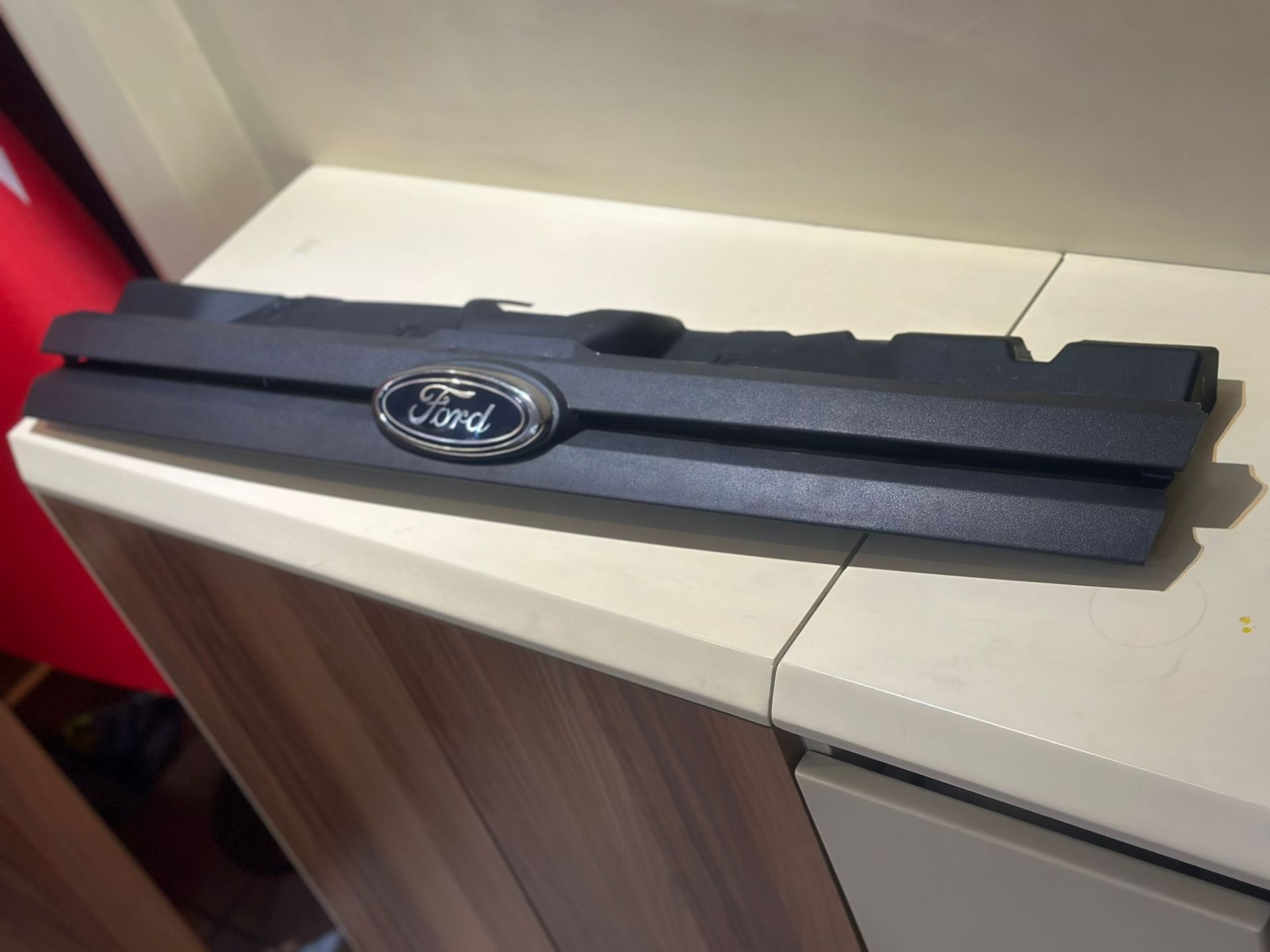 Ford Connect Ön Panjur Siyah Orta Kasa Logolu İmalat 2007-2009