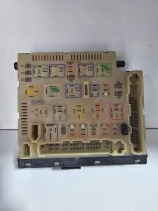 Ford Escort Sigorta Kutusu - Tablası 95AG14A073DB