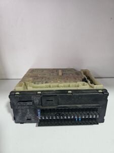 Ford Escort Sigorta Kutusu - Tablası 95AG14A073DB