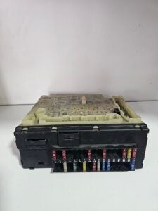 Ford Escort Sigorta Kutusu - Tablası 95AG14A073CB