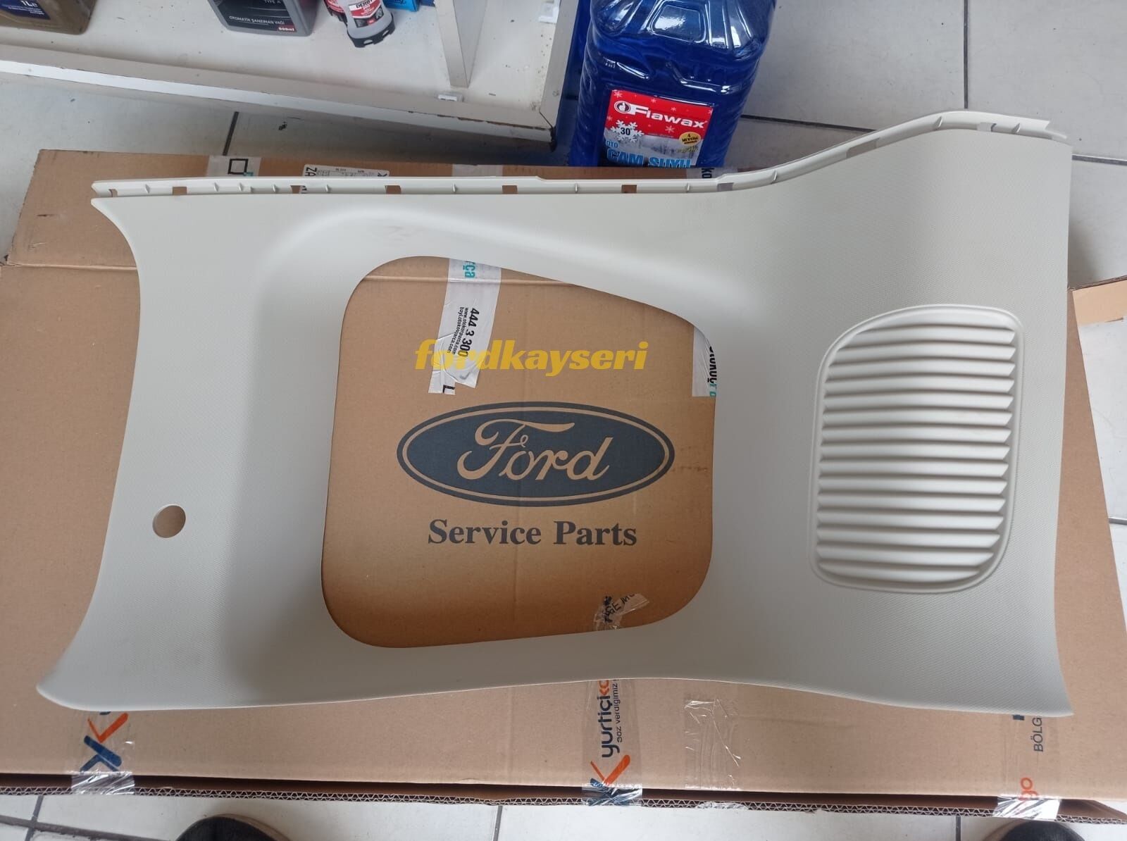 Ford Courier Arka Bagaj Üst Yan Trim / Cam Çerçevesi Sol 2014-2023
