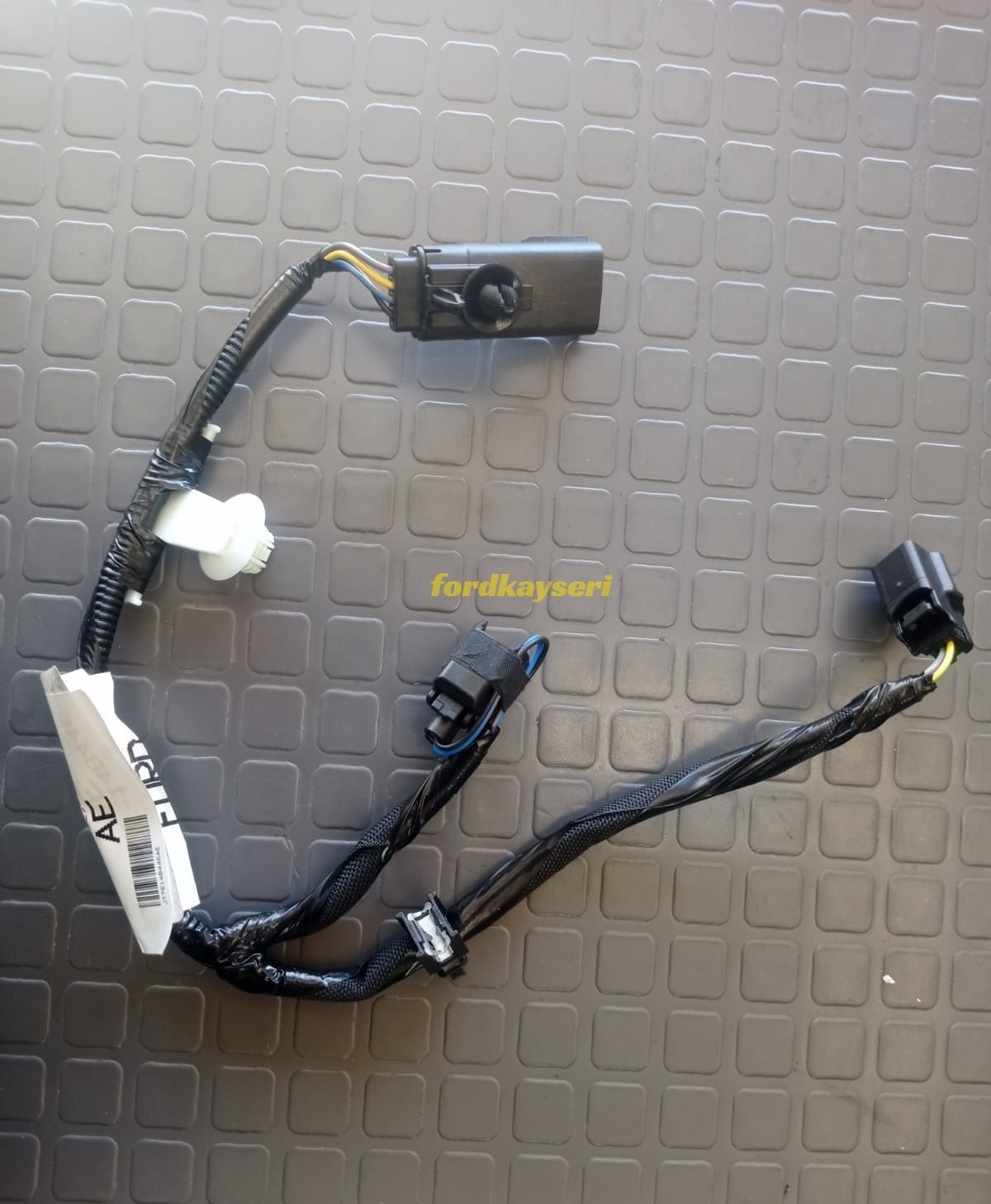Ford Courier Darbe Sensörü ve Kaput Alarm Kablo Tesisatı Titanium