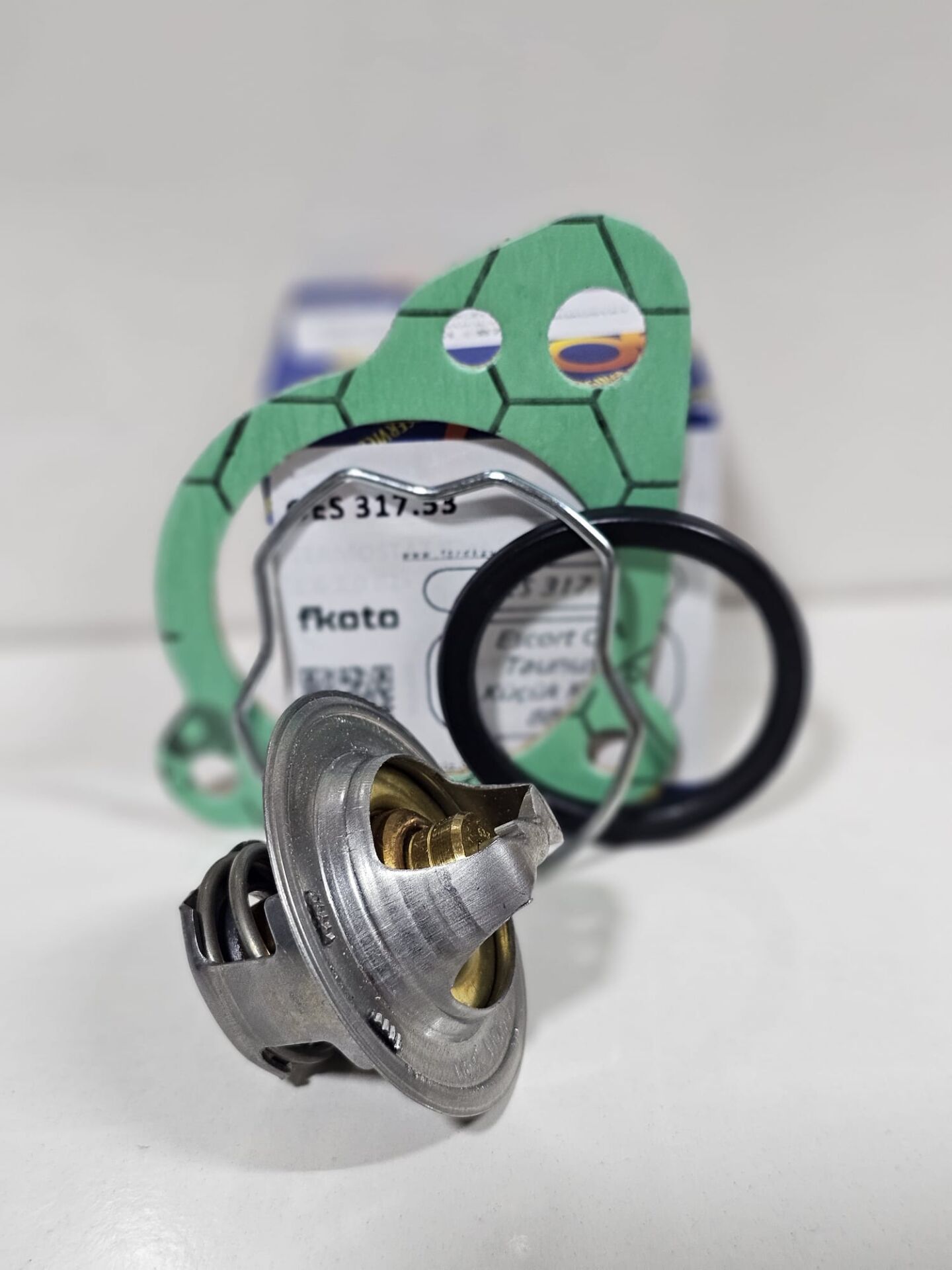 Ford Escort Termostat + Çevre Lastiği Cl Karbiratörlü Oes Marka 88°C