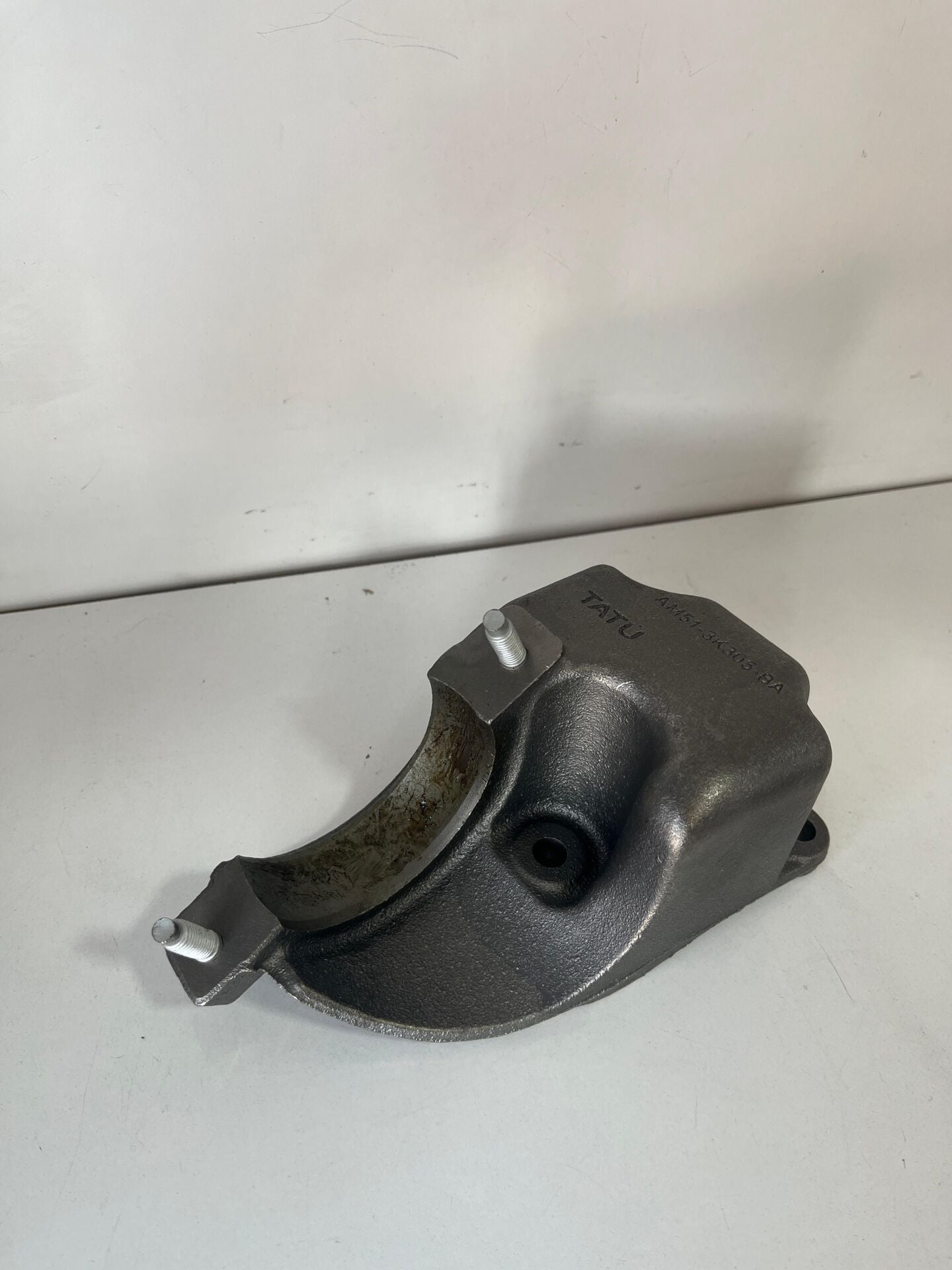 Ford Focus C-max Ön Aks Askı Bilyası Bağlantı Braketi - Tutucu Kelepçesi 3M513K305AD, 30759463, 1382848