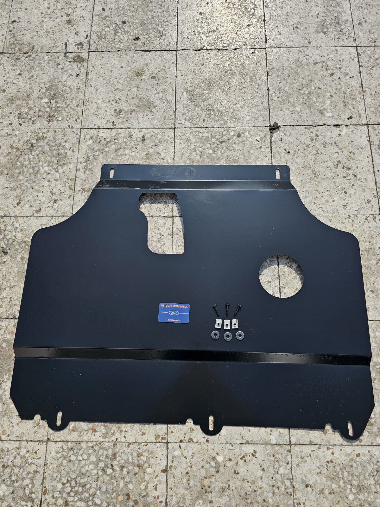 Ford Focus 3 Motor Alt Karter Muhafaza Sacı Demir (Bağlantı Civata ve Somunları İle Beraber)