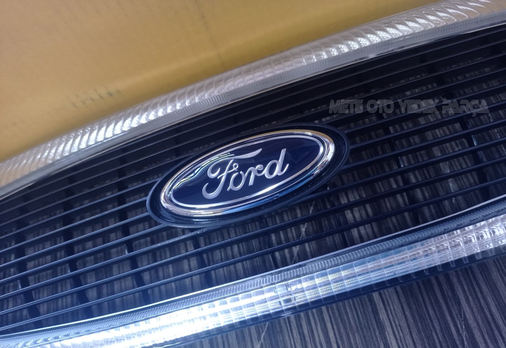 Ford Fiesta Mk4 Ön Panjur Izgarası Krom Armalı 1996- Magneti Marelli