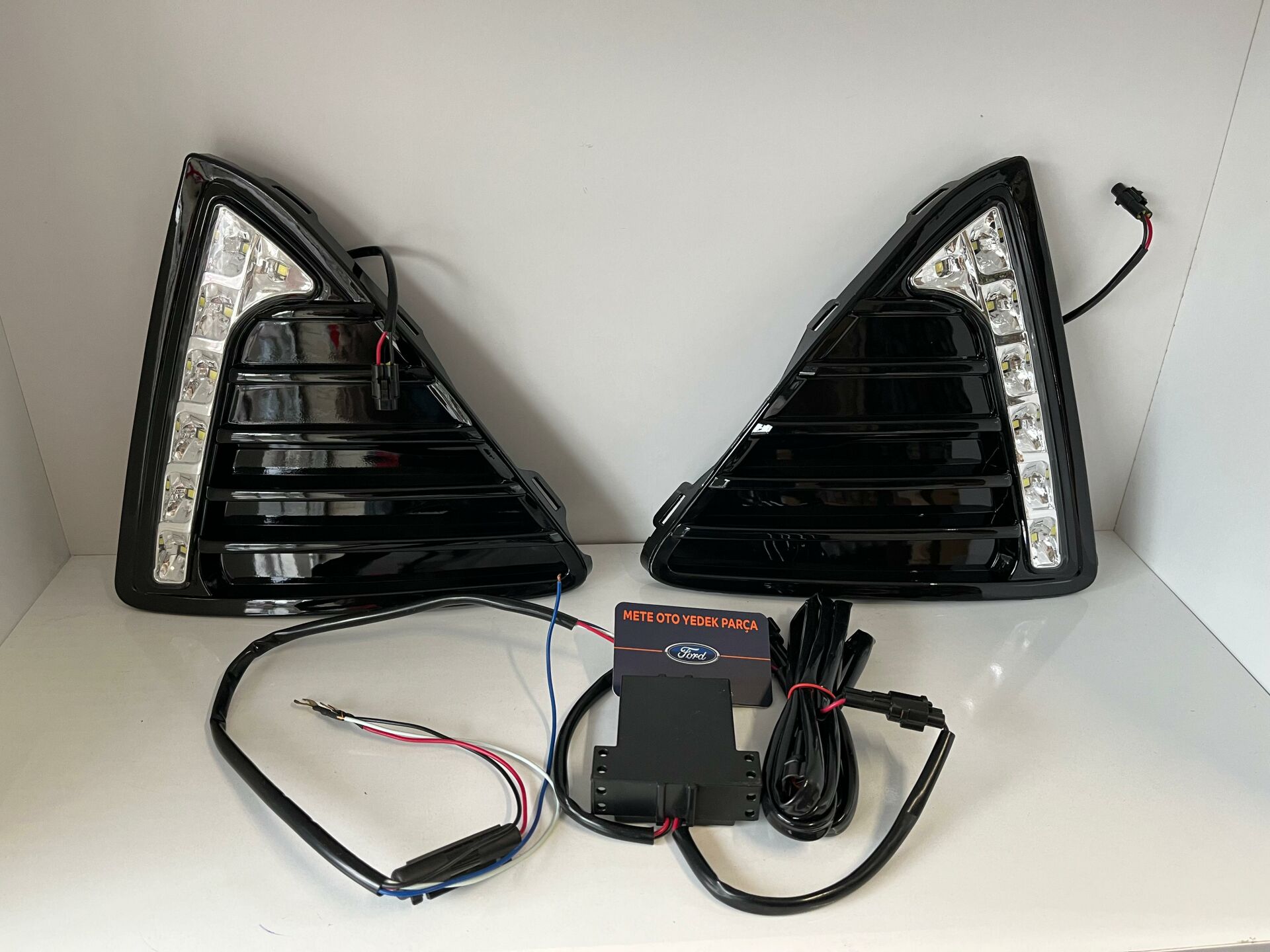 Ford Focus 3 Gündüz Led Farı Sağ Sol Takım Piano Black Parlak 2011-2014