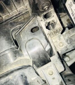 Ford Courier Radyatör Panel Üst Plastiği Takım 2 Adet 2014-2023