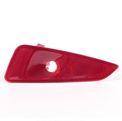 Ford Focus 4 Arka Tampon Reflektörü (Lens) Sedan Sağ 2018-2023