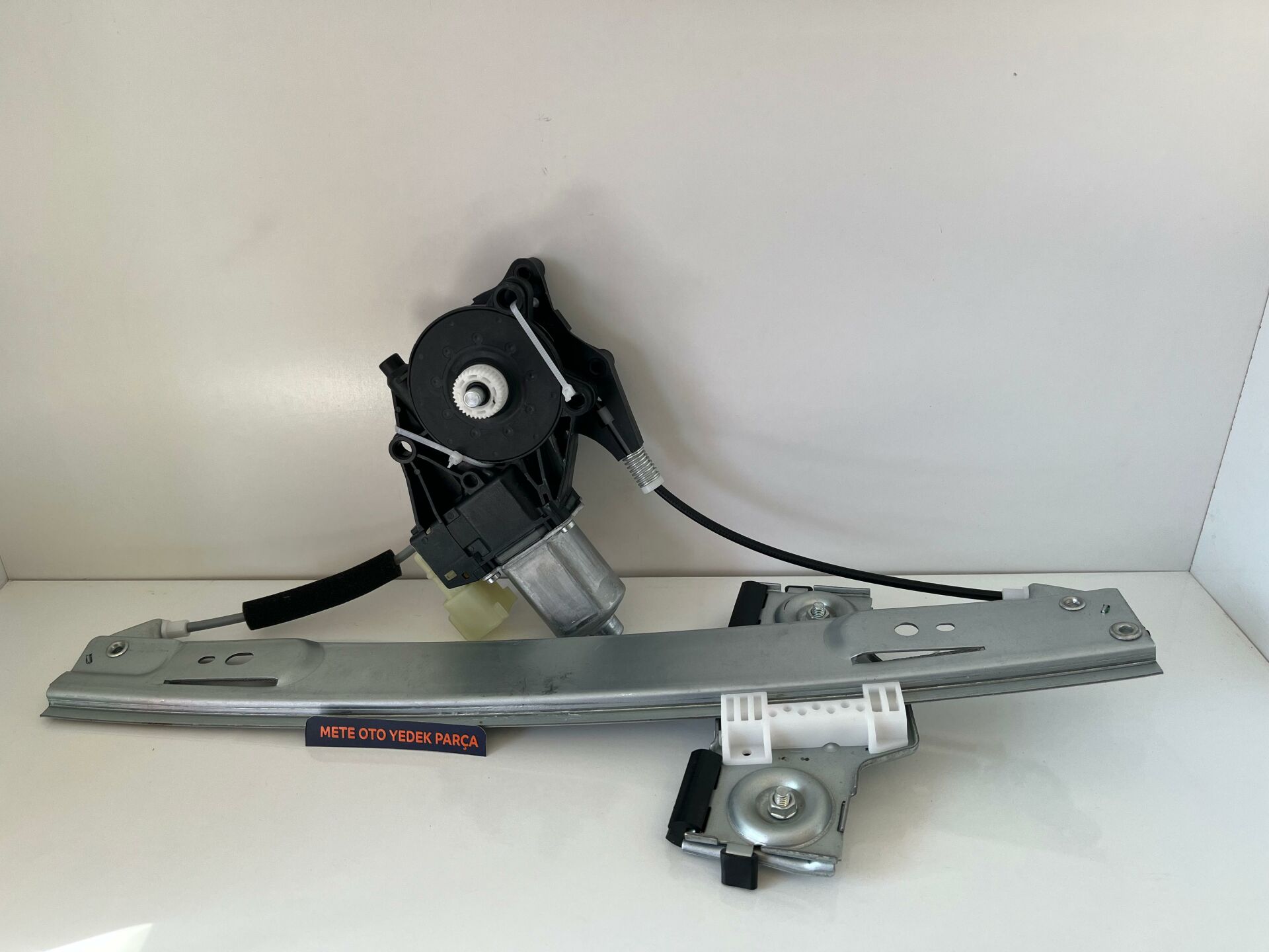 Ford Fiesta Ön Cam Krikosu Komple Motorlu Sol Şoför Tarafı 6 Pinli 8A61A23201BJ