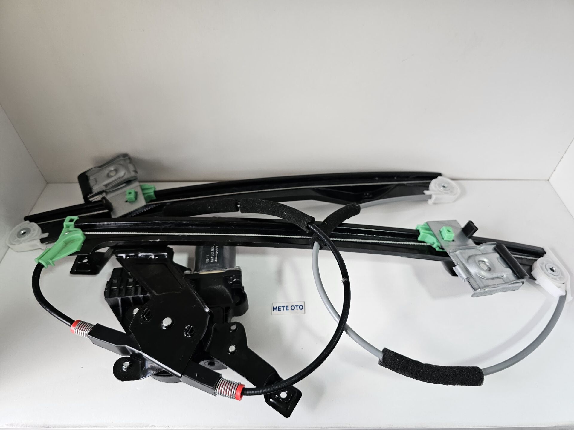 Ford Mondeo 3 Ön Cam Krikosu Komple Motorlu Sol Şoför Tarafı 8 Pinli 1S71F23201BX