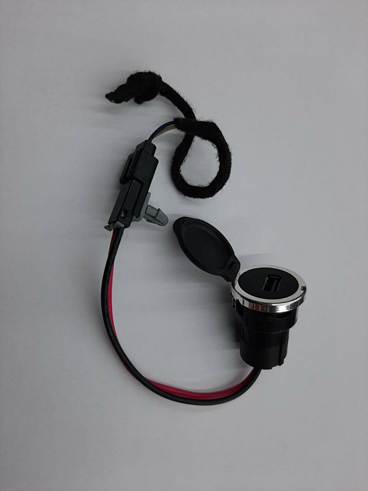 Ford Courier Usb Girişi Soket Komple Et7619G247Ba