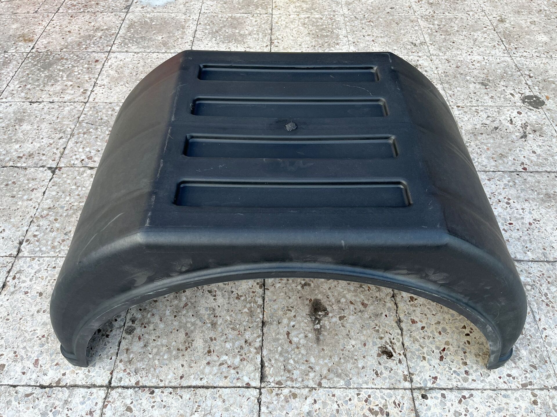 Ford Transit Pikap Kamyonet Arka Çift Teker Kasa Çamurluğu Davlumbazı 1 Adet